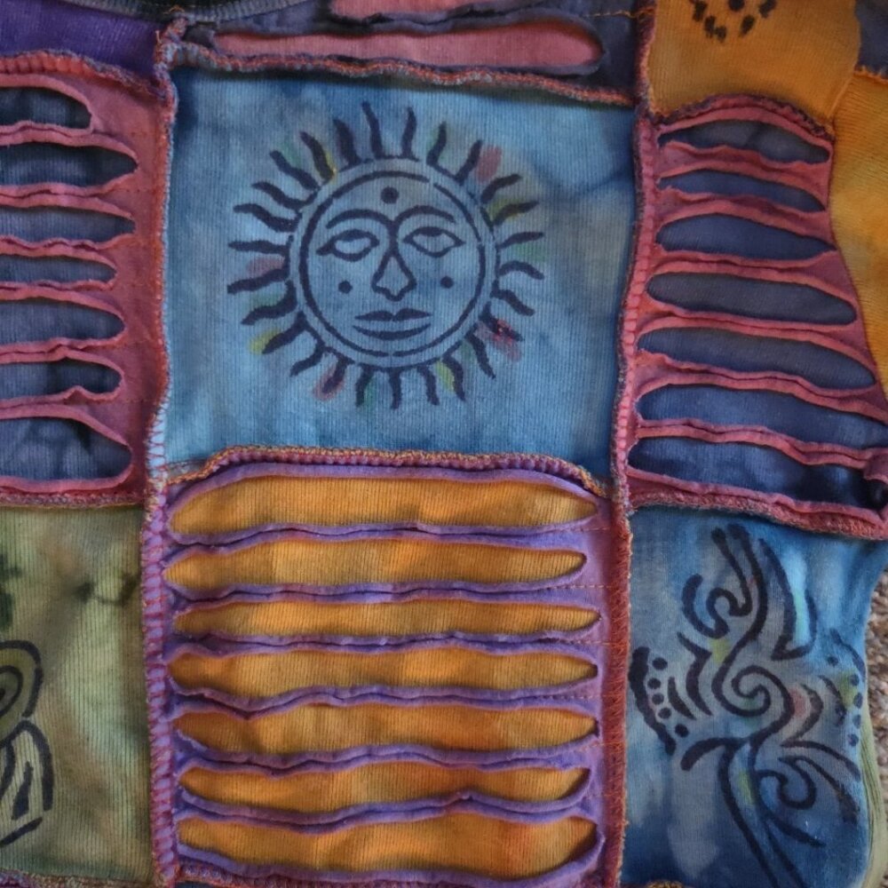 Medium Rising International Patchwork Top Distres… - image 5